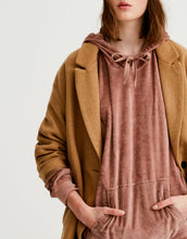 Load image into Gallery viewer, Basic T-shirt with piped seams